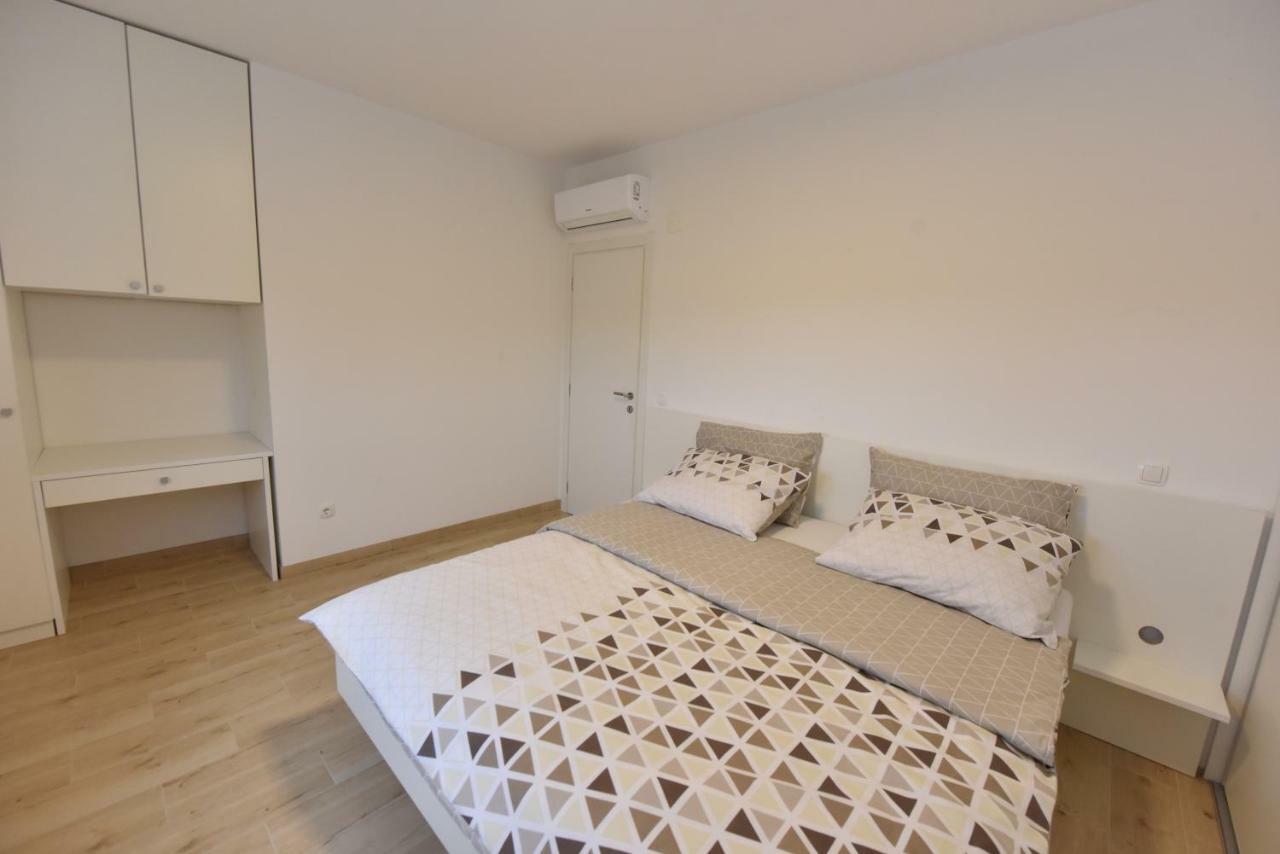 Family Apartments Podsolarsko شيبينيك المظهر الخارجي الصورة