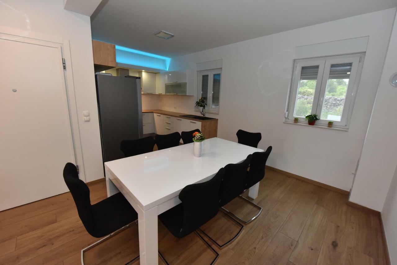 Family Apartments Podsolarsko شيبينيك المظهر الخارجي الصورة