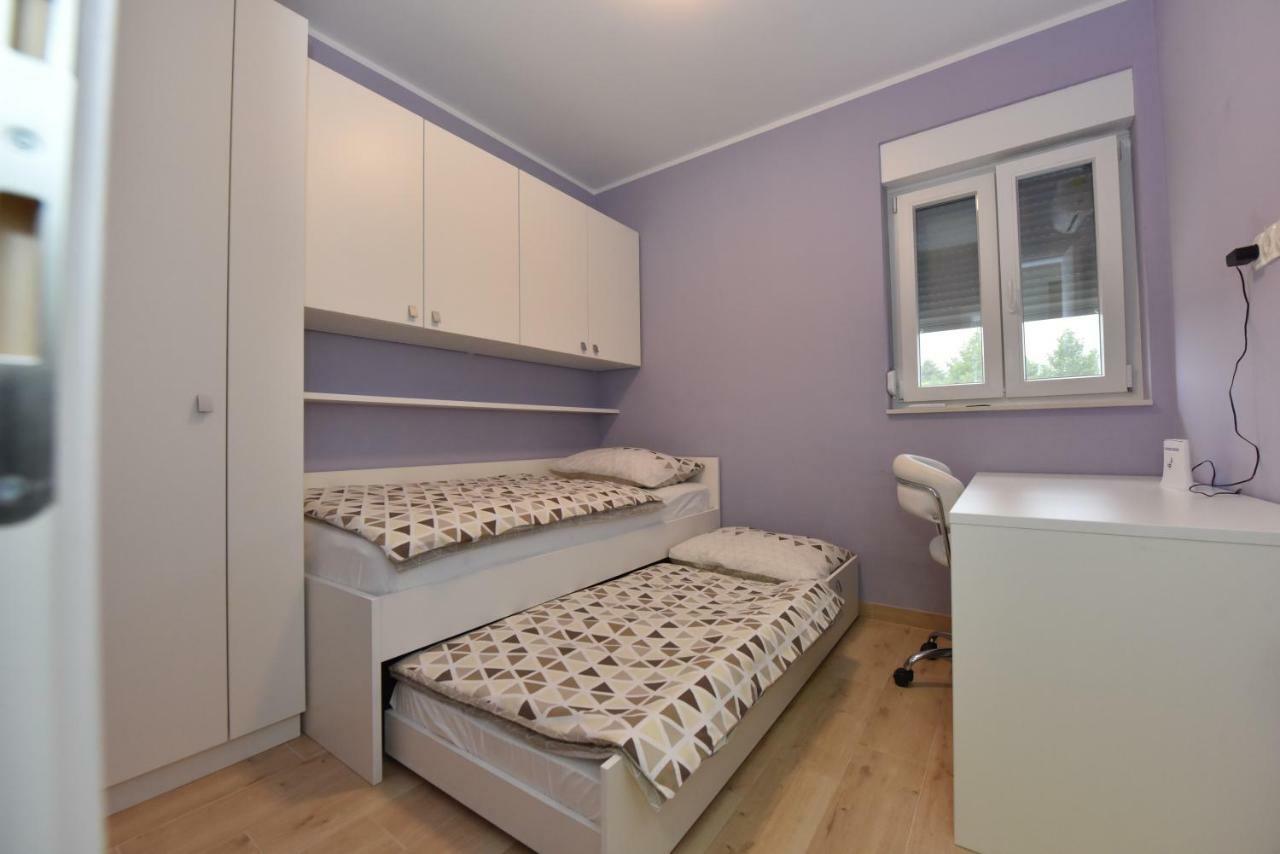 Family Apartments Podsolarsko شيبينيك المظهر الخارجي الصورة