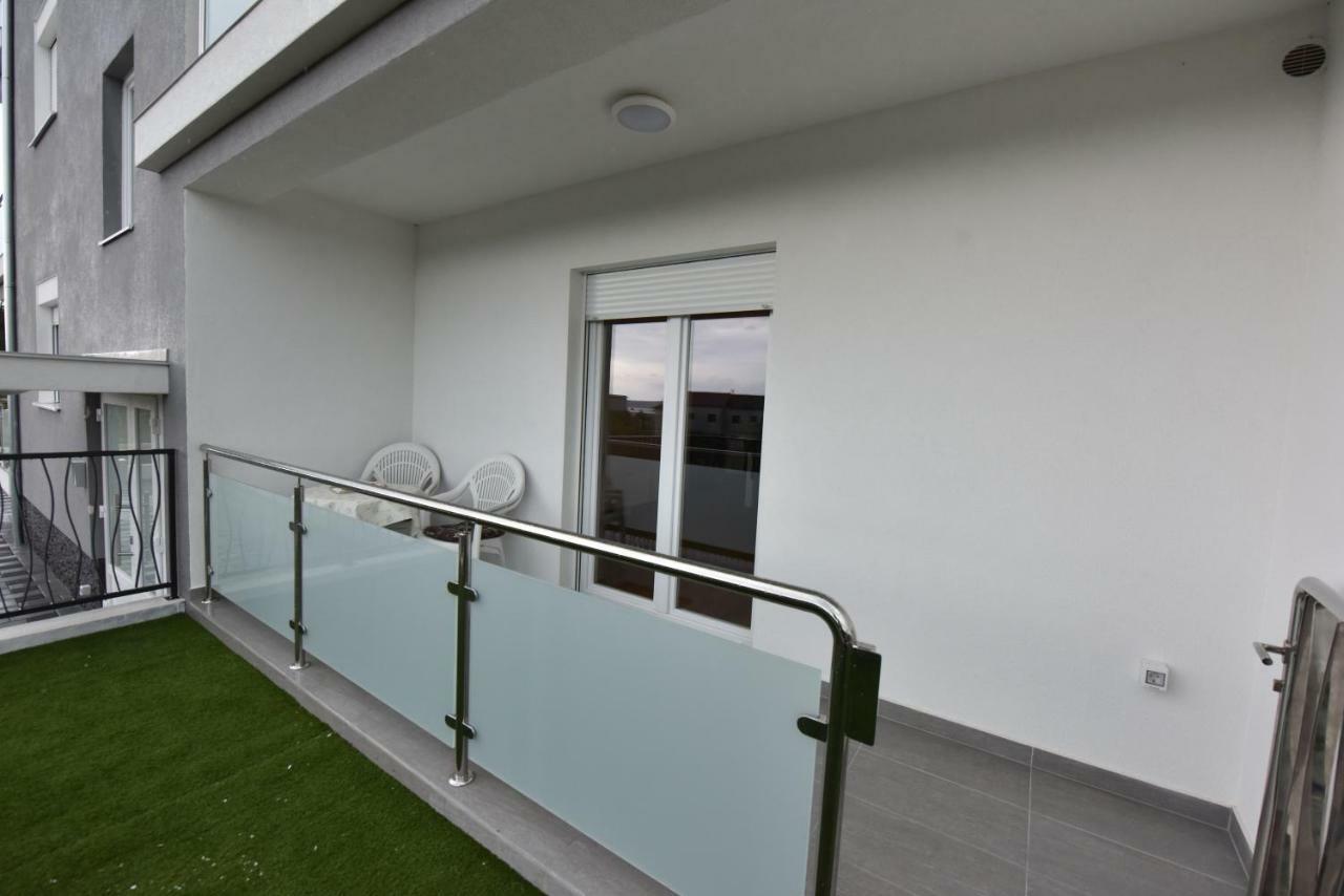 Family Apartments Podsolarsko شيبينيك المظهر الخارجي الصورة